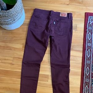 Levi's 710 Super Skinny in Burgundy